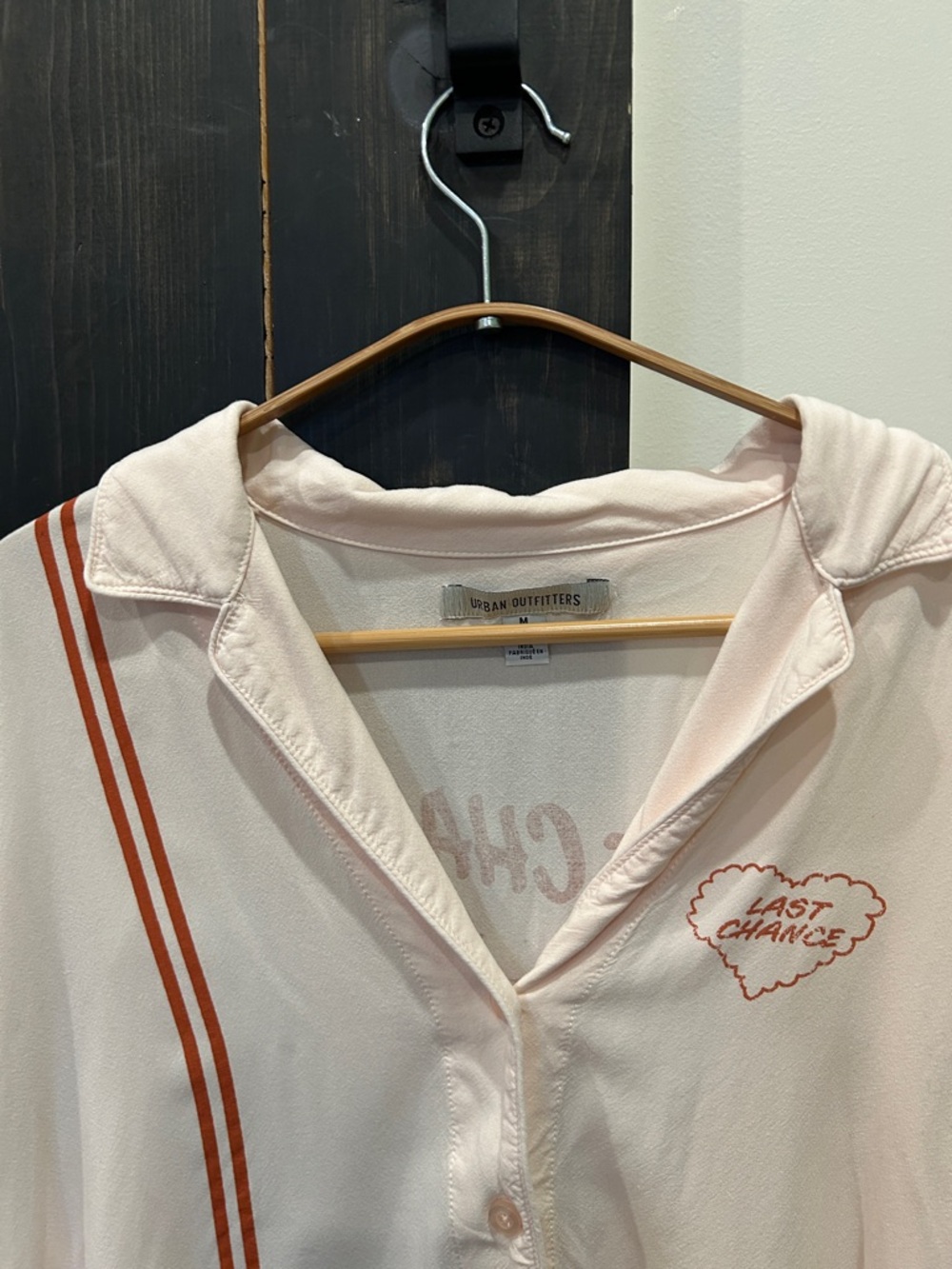 UO Printed Souvenir Button-Down Shirt - Picture 4 of 9